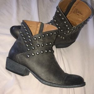 Rodeo boots with studded booties🍡